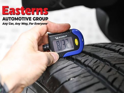 Used 2025 Jeep Wrangler Unlimited Sahara w/ Safety Group AWD/4WD image 27