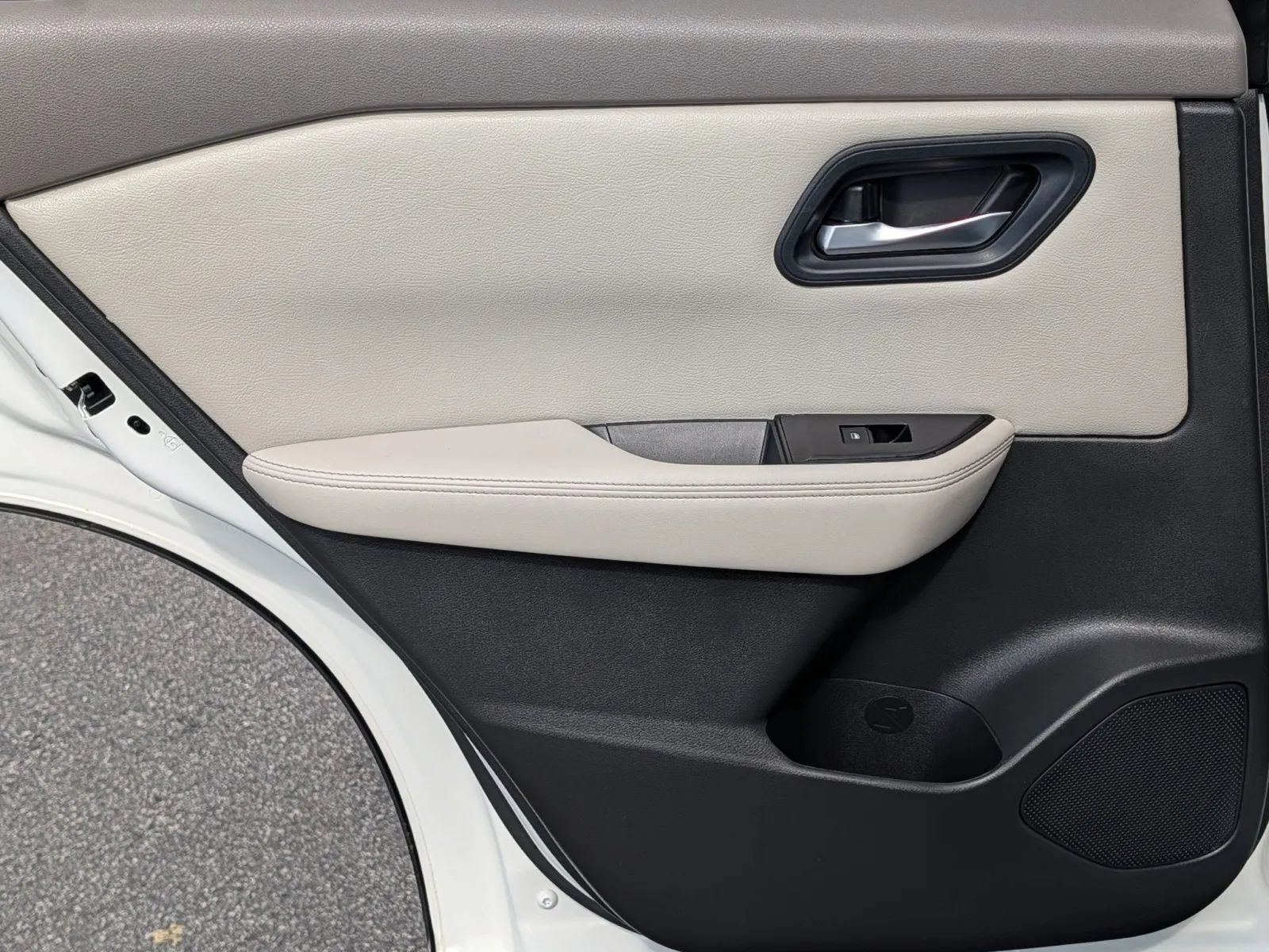 Used 2021 Nissan Rogue SV FWD image 18