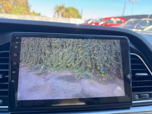 Used 2015 Hyundai Sonata SE image 17