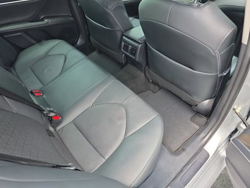 Used 2021 Toyota Camry XSE FWD image 11