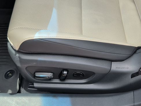 Used 2022 Lexus ES 350 w/ Premium Package FWD image 10
