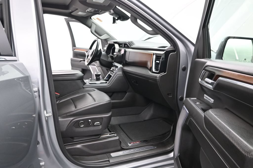 Used 2024 GMC Sierra 1500 Denali AWD/4WD image 11