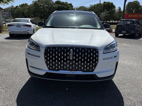 Used 2023 Lincoln Corsair Reserve w/ Equipment Group 201A FWD image 8