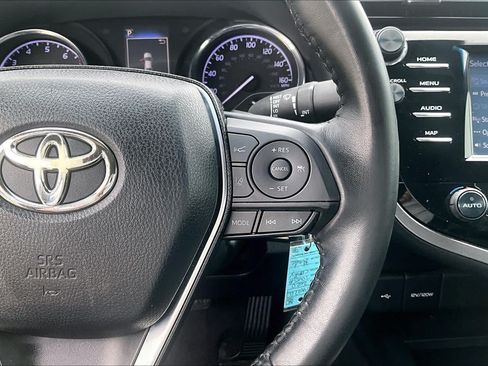 Used 2020 Toyota Camry SE FWD image 21