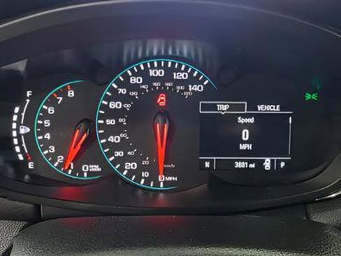 Used 2022 Chevrolet Trax LT w/ LT Convenience Package AWD/4WD image 18