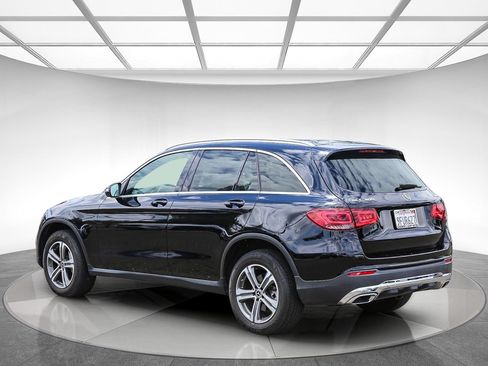 Used 2020 Mercedes-Benz GLC 300 4MATIC image 2