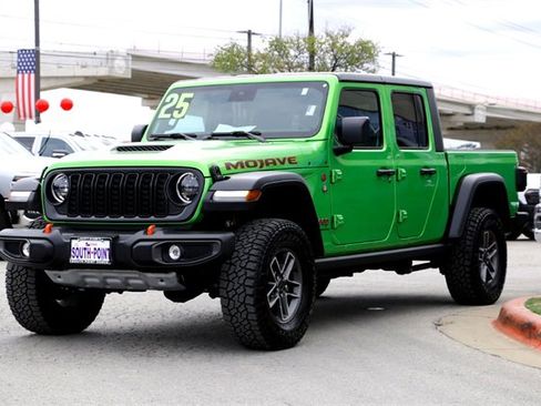 Used 2025 Jeep Gladiator Mojave image 6