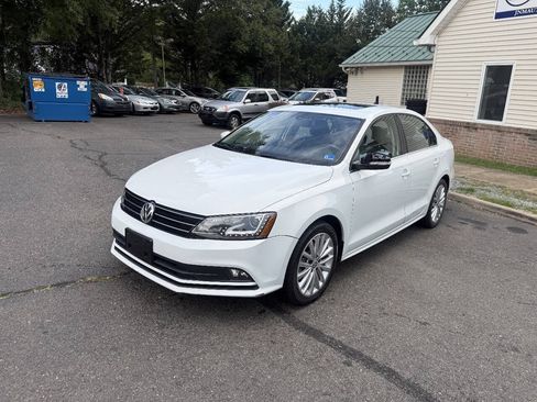Used 2016 Volkswagen Jetta SEL w/ Lighting Package FWD image 4