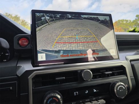 Used 2025 Toyota Tacoma TRD Off-Road image 32