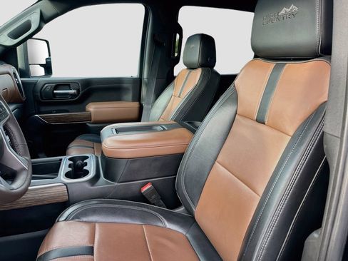 Used 2022 Chevrolet Silverado 3500 High Country w/ Z71 Off-Road Package AWD/4WD image 22