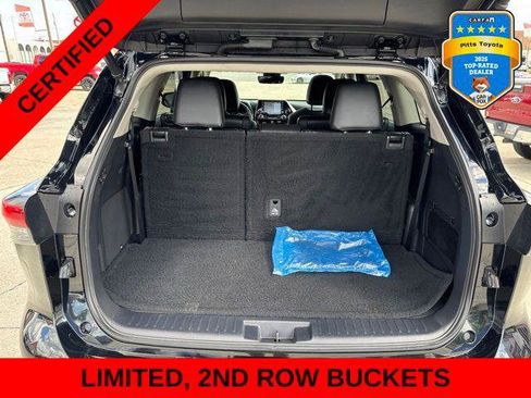 Certified 2021 Toyota Highlander Limited FWD image 17