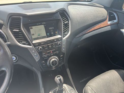 Used 2017 Hyundai Santa Fe Limited FWD image 11