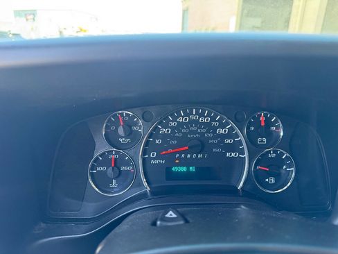 Used 2015 Chevrolet Express 2500 RWD image 18