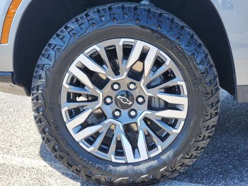 Used 2025 Chevrolet Tahoe Z71 image 8