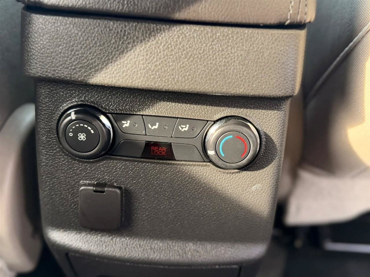 Used 2014 Ford Explorer 4WD image 22