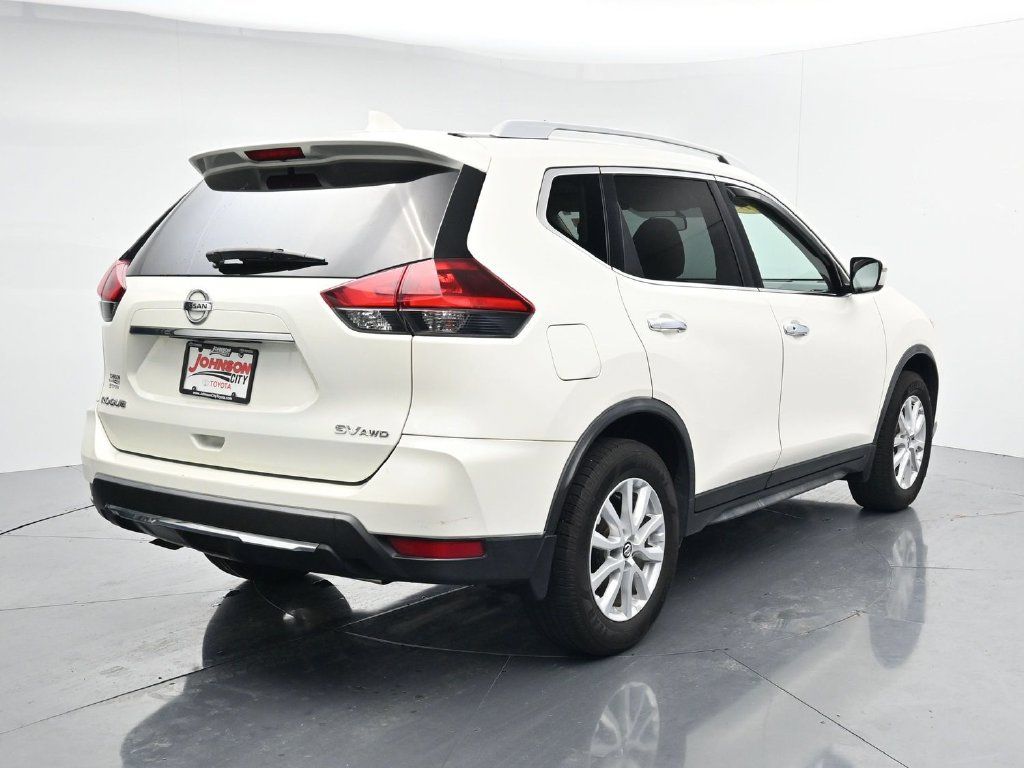Used 2018 Nissan Rogue SV AWD/4WD image 7