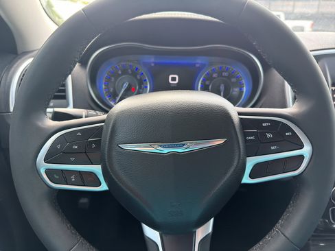 Used 2022 Chrysler 300 Touring w/ Sport Appearance Package RWD image 17