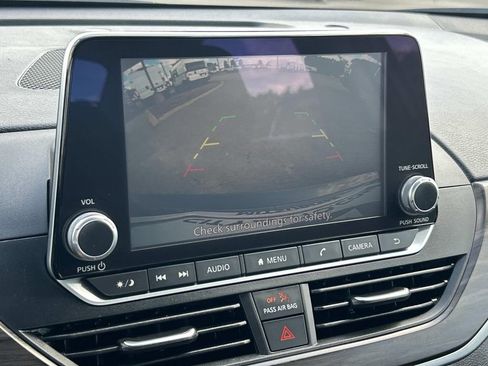 Used 2025 Nissan Altima 2.5 SV image 24