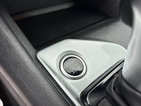 Used 2025 Nissan Altima 2.5 SV FWD image 17