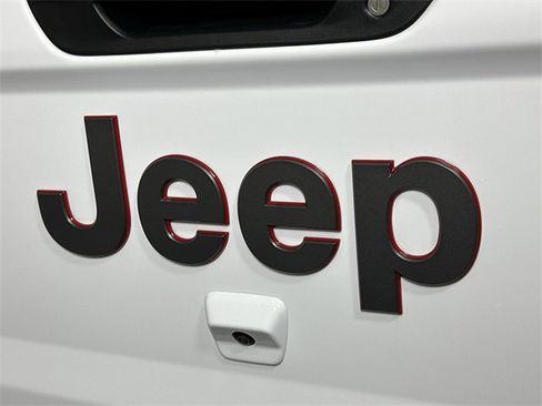 Used 2025 Jeep Gladiator Rubicon w/ Convenience Group image 32
