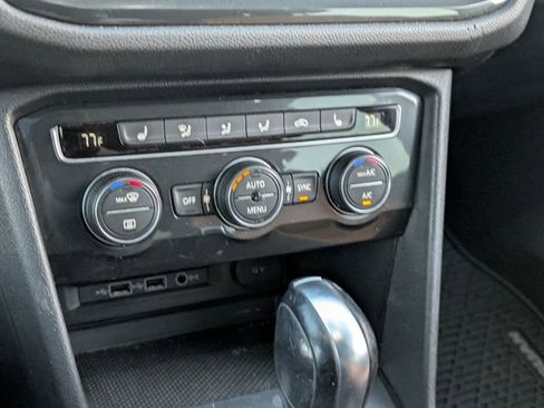 Used 2019 Volkswagen Tiguan SE w/ Panoramic Sunroof Package image 19