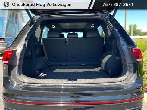 Used 2024 Volkswagen Tiguan SE R-Line w/ MDO Package, Two-Row AWD/4WD image 31