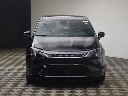 New 2027 Chrysler Pacifica Select AWD/4WD image 2