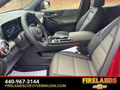 New 2026 Chevrolet Equinox LT w/ Convenience Package II image 3