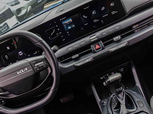 Certified 2025 Kia K4 EX FWD image 18