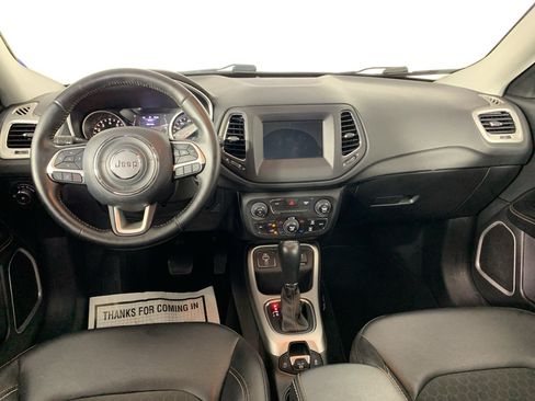 Used 2019 Jeep Compass Latitude FWD image 30