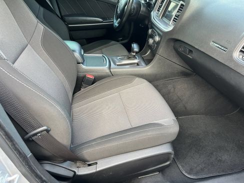 Used 2022 Dodge Charger SXT RWD image 12