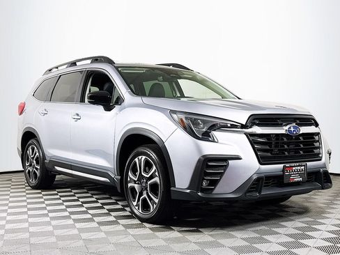 Used 2025 Subaru Ascent Limited AWD/4WD image 1