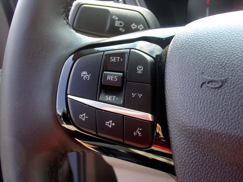 Used 2023 Ford Escape SE image 16