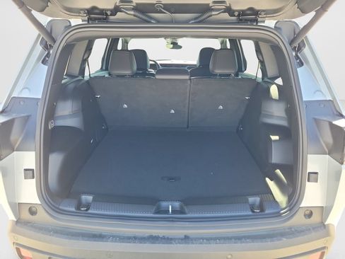 Used 2026 Jeep Cherokee Limited AWD/4WD image 9