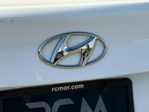 Used 2013 Hyundai Elantra GLS w/ Preferred Pkg FWD image 12