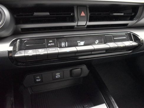 Used 2023 Toyota Prius LE FWD image 17