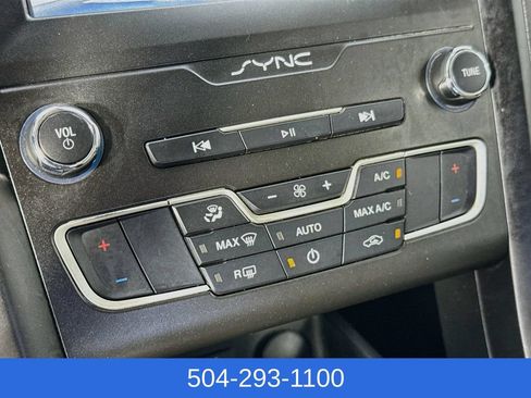 Used 2020 Ford Fusion SE w/ Equipment Group 151A FWD image 17