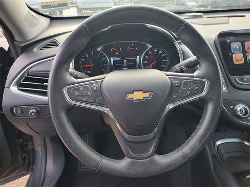 Used 2017 Chevrolet Malibu Premier image 19