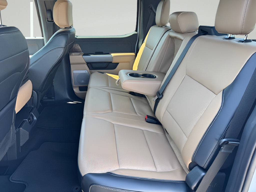 Used 2025 Ford F250 Lariat AWD/4WD image 35