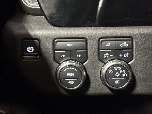 Used 2024 GMC Sierra 1500 SLT image 19