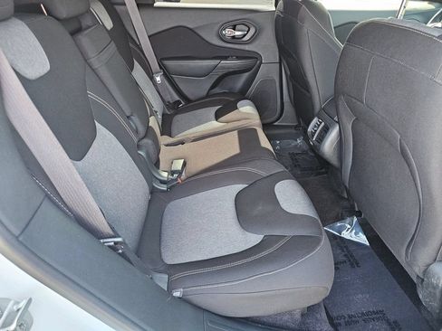 Used 2017 Jeep Cherokee Sport AWD/4WD image 19