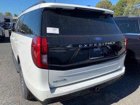 New 2025 Ford Expedition Active image 22