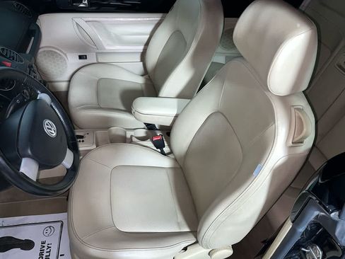Used 2008 Volkswagen Beetle SE FWD image 15