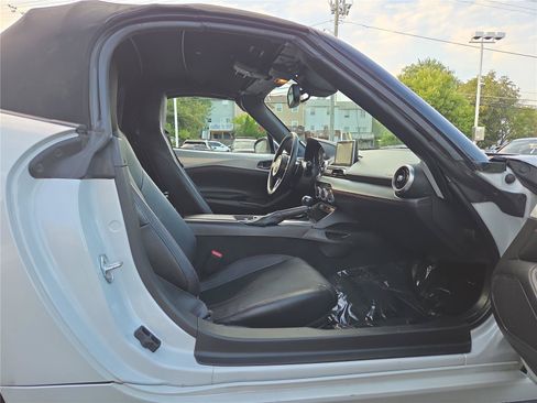 Used 2016 MAZDA MX-5 Miata Grand Touring RWD image 23