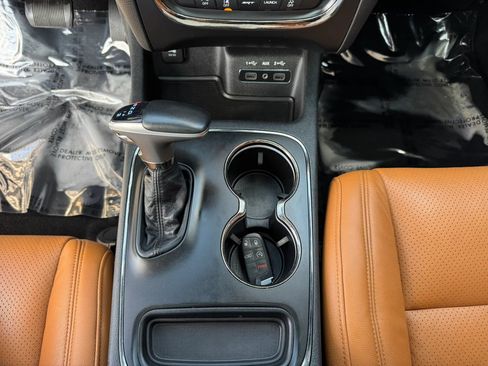 Used 2019 Dodge Durango SRT w/ Technology Group AWD/4WD image 24