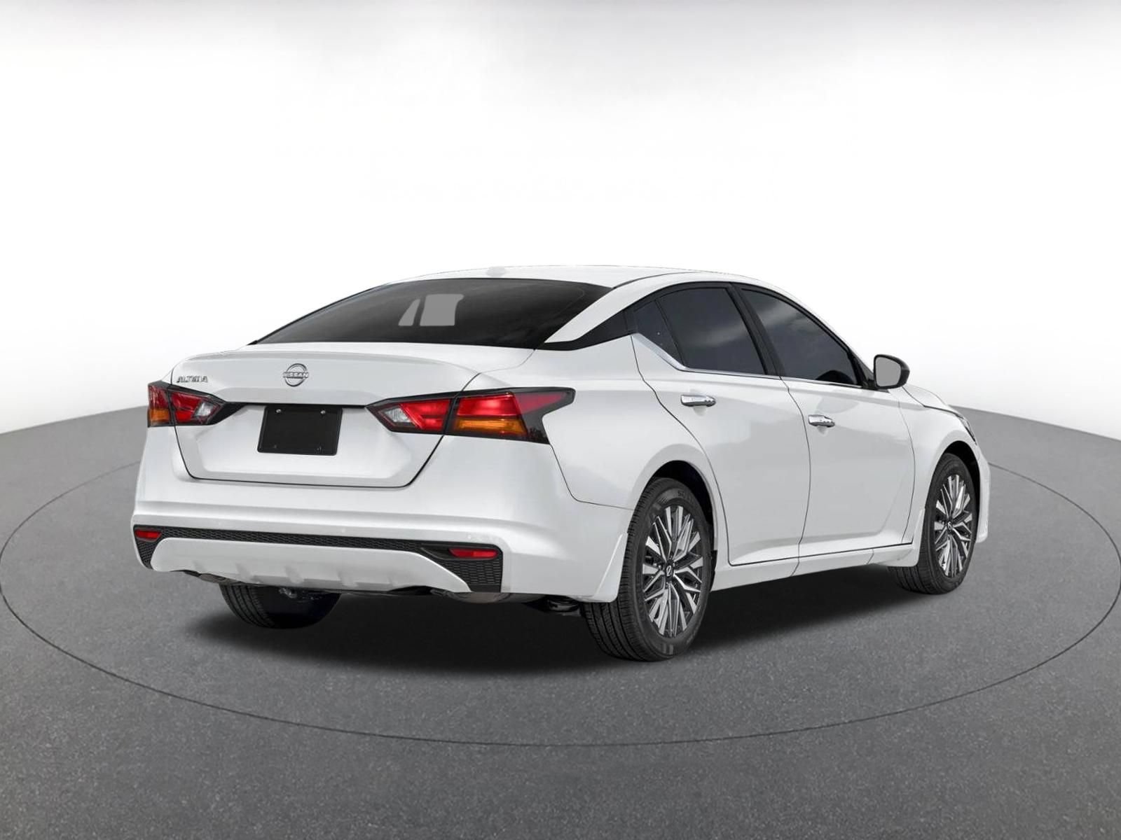 Used 2025 Nissan Altima 2.5 SV FWD image 8