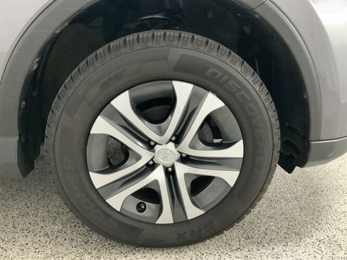 Used 2017 Toyota RAV4 LE AWD/4WD image 13
