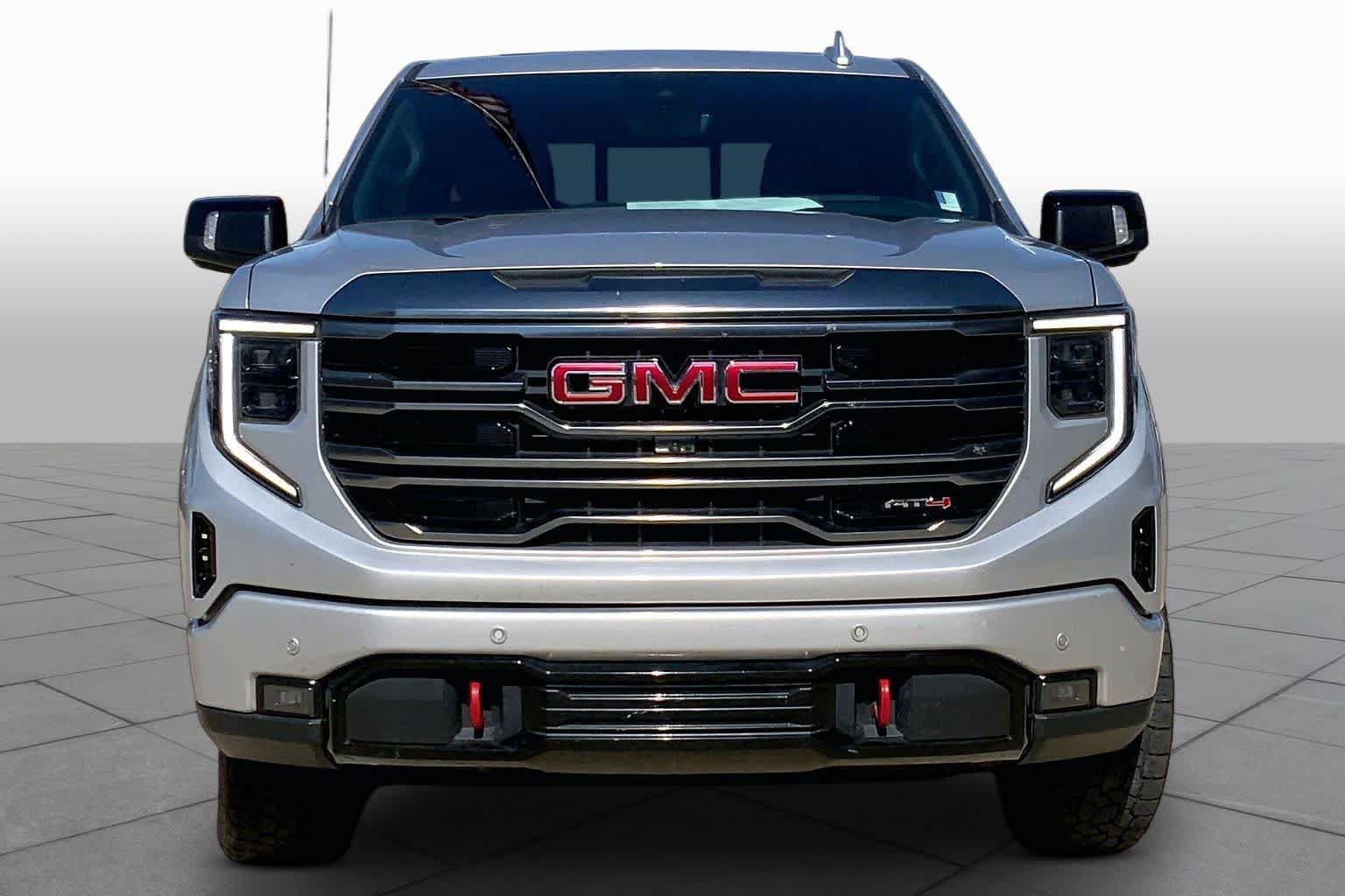 Used 2022 GMC Sierra 1500 AT4 w/ AT4 Premium Package AWD/4WD image 4