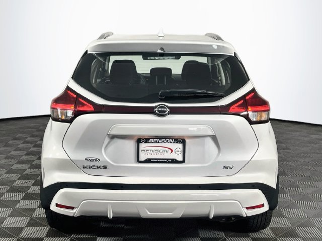 Used 2022 Nissan Kicks SV FWD image 7