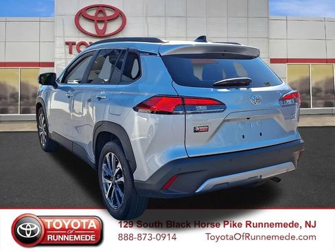 Certified 2025 Toyota Corolla Cross XLE AWD/4WD image 4